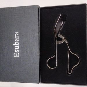 Esubara eyelash curler
